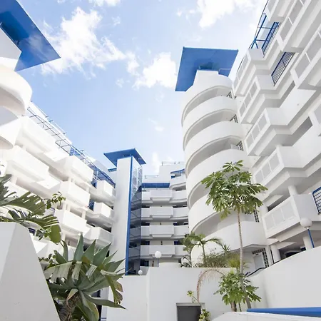 Escape With Pool And Parking Apartment *