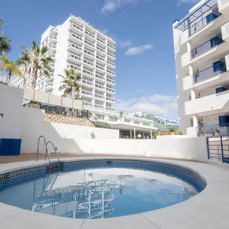 Escape With Pool And Parking Apartment *