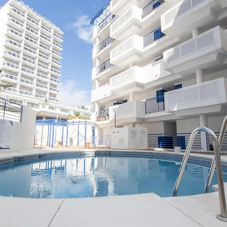 Apartment Escape With Pool And Parking